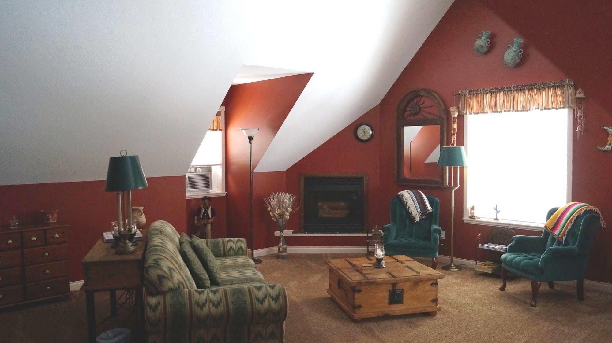 The Inn At The Ninth Hole Bed & Breakfast Salmon Arm Exterior foto